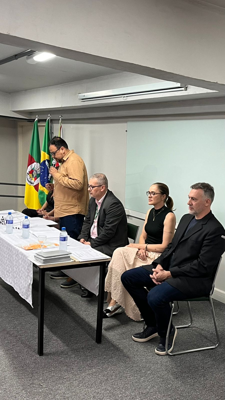 IFRS Campus Porto Alegre certifica 42 estudantes em cursos de qualificação EJA-EPT